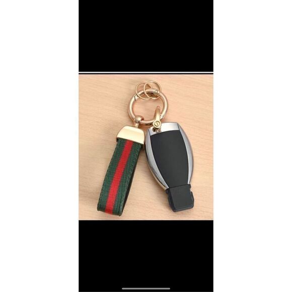 Bundle of 5 beautiful items,a scarf, necklace and earring set keychain, and w - Picture 13 of 16